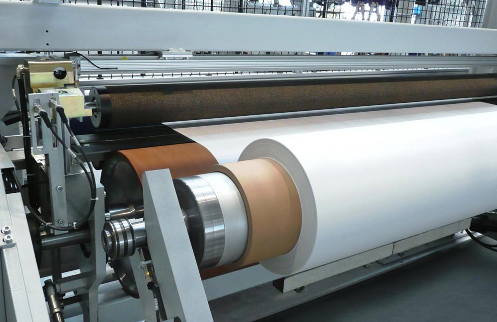 Paper lamination machine applying protective film